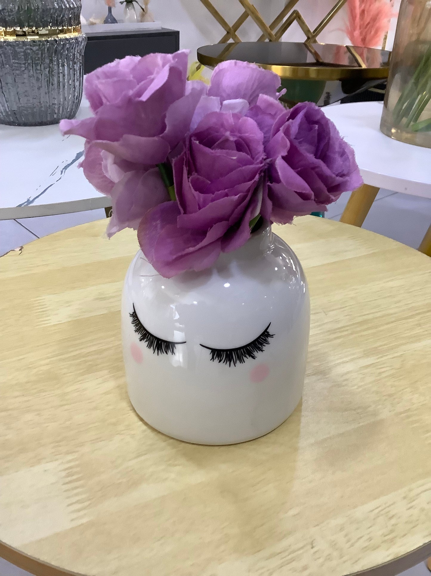 Lashes Table Plant