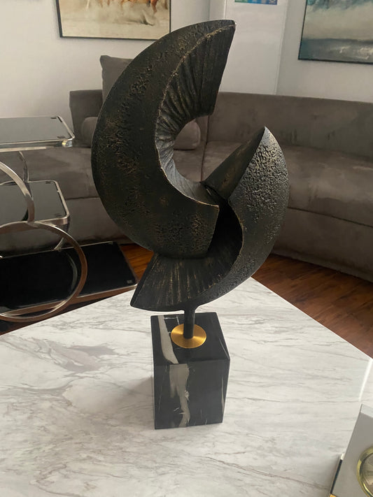 Metallic sculpture decor