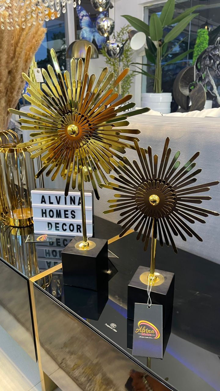 Luxury flat spike decor