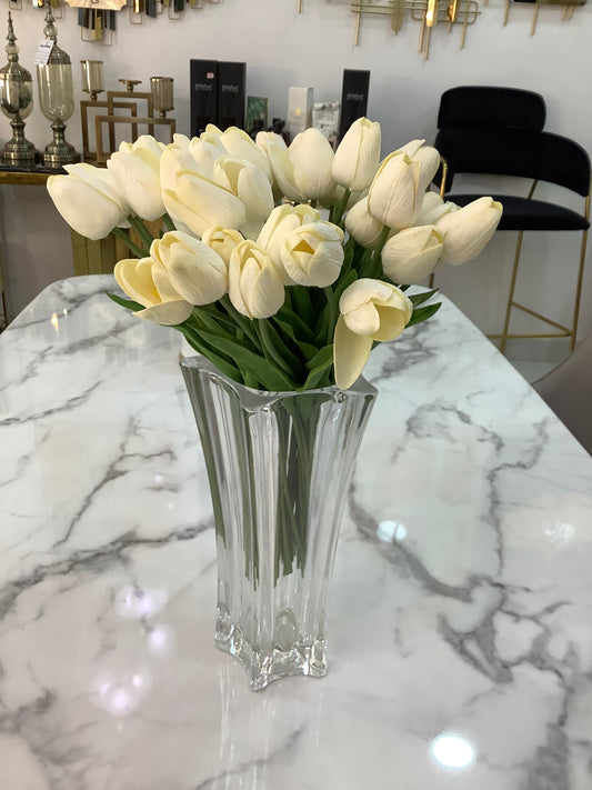 White tulip and clear vase