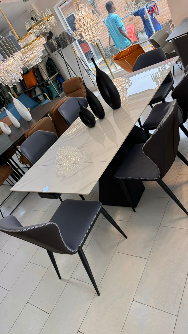 6 Seater extendable dining