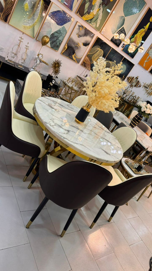 6 seater round Dining table