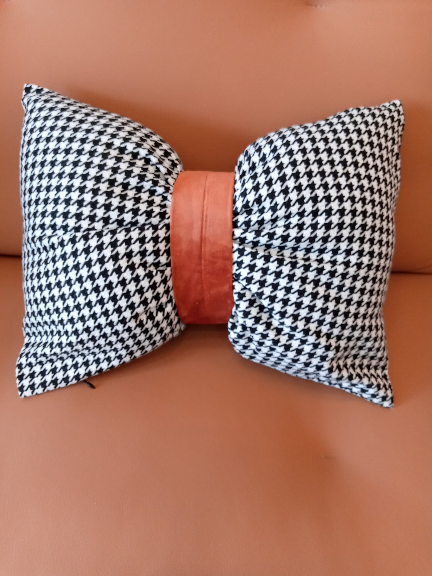 Throw pillows (bow tie)