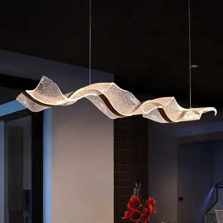 Wavy chandelier