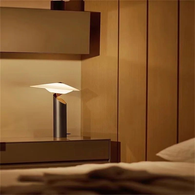 Table lamp