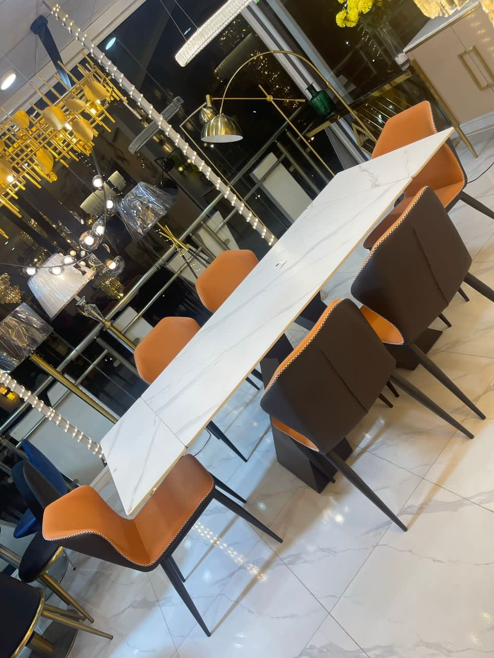6 seater Extendable dining set