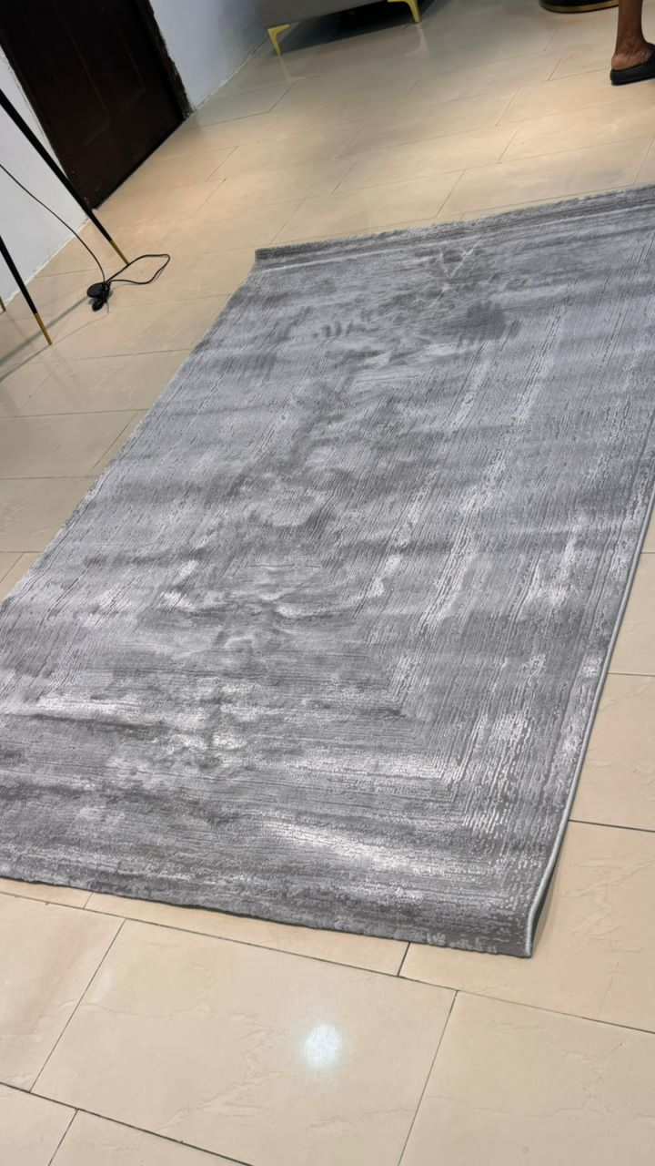 7 by 10ft Rug